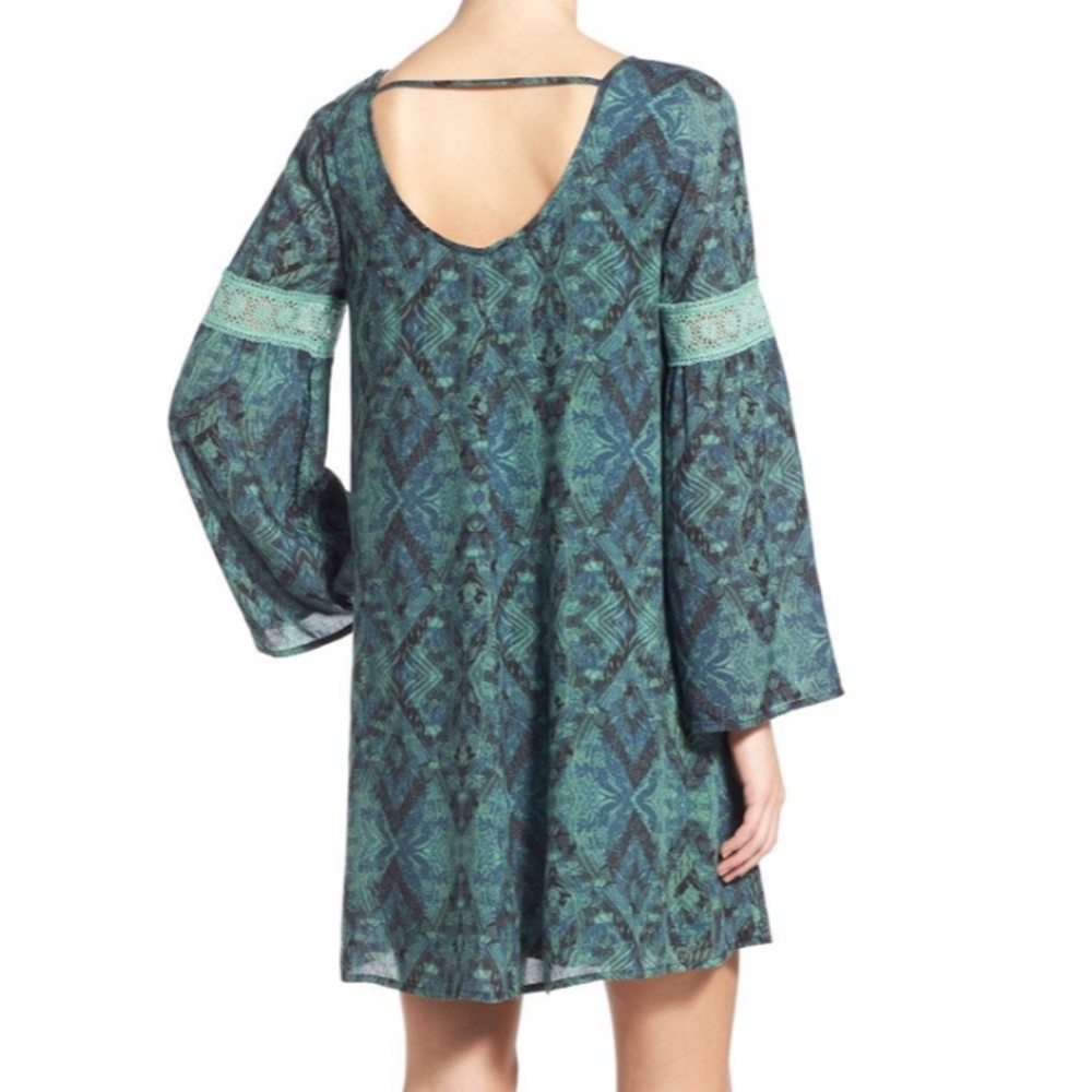SUN & SHADOW Print Bell Sleeve Shift Dress - Picture 8 of 11